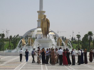 The Wedding at the Monument to Independance, Ashgabat